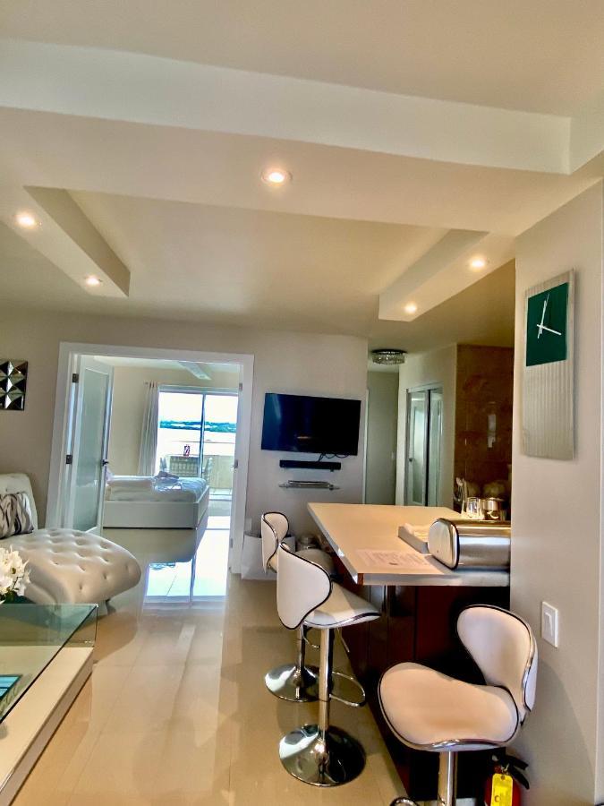 Premium Modern Waterfront Apartment With Miami Skyline View On The Bay 5 Mins Drive To Miami Beach With Free Parking Exteriör bild